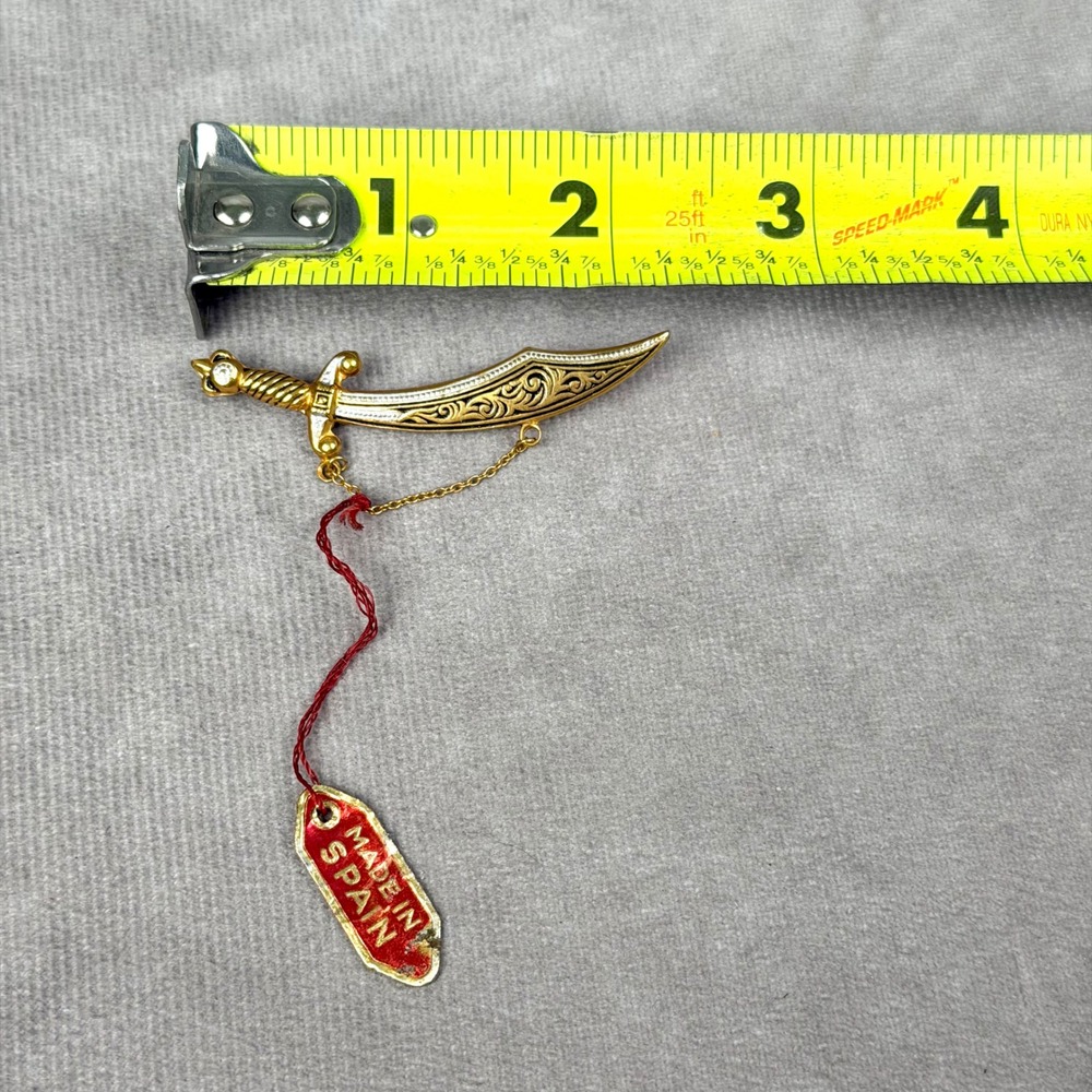 Vintage Damascene Style Sword Brooch Made in Spain Scimitar Dagger Pin Gold Tone - Picture 7 of 7